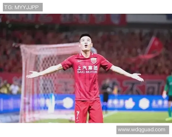 98年足球球星收入揭秘 高薪背后的努力与挑战