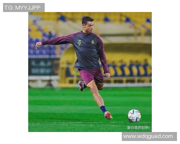 C罗再度诠释传奇精神以不屈意志引领足球世界新风潮