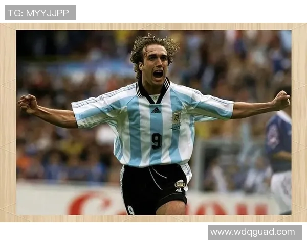 全球足球十大传奇球星排名榜 热门人物盘点与成就分析