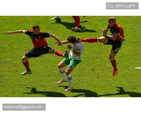 当红足球球星赛场爆笑搞怪动作集锦令人忍俊不禁 当红足球球星赛场爆笑搞怪动作集锦令人忍俊不禁