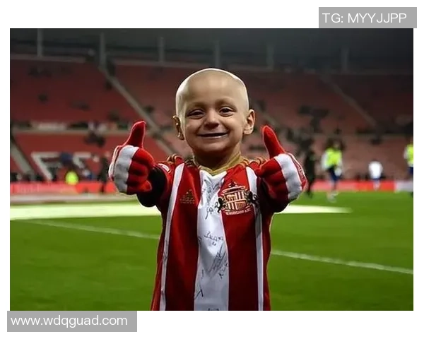 梳辫的足球球星展现独特风格与个性魅力成为全球球迷的时尚偶像