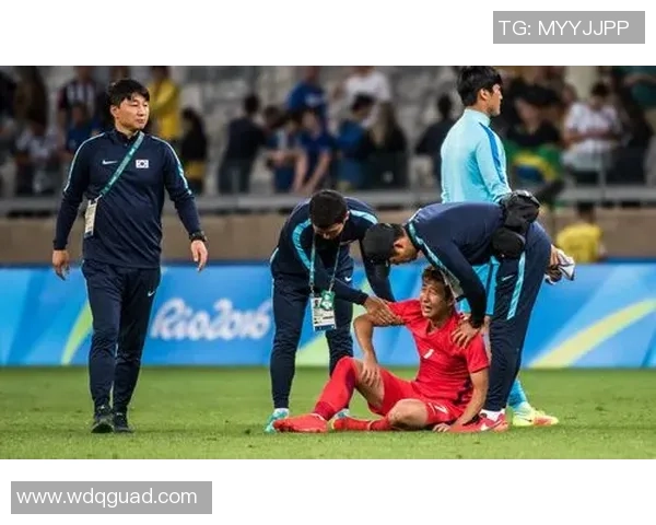 街头路人热议足球巨星排名 谁是当今足坛第一人你怎么看 街头路人热议足球巨星排名 谁是当今足坛第一人你怎么看